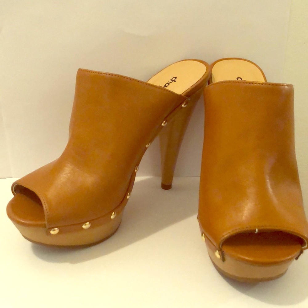 Tan Heels 👠